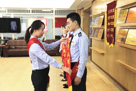 凝心聚力新时代青年奋发当有为湘桥区税务局团组织开展青年文明号开放