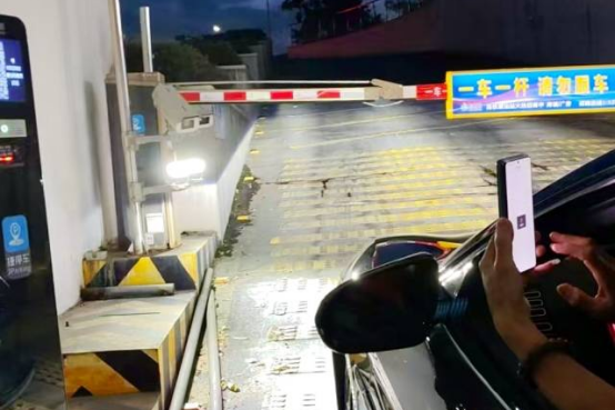 南方+：高铁潮汕站停车场可“支付即开票”，国庆假期已自动开票超7000张