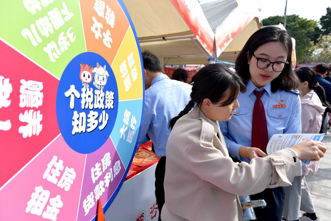 广州越秀：税务部门开展“学雷锋 我行动”志愿服务活动