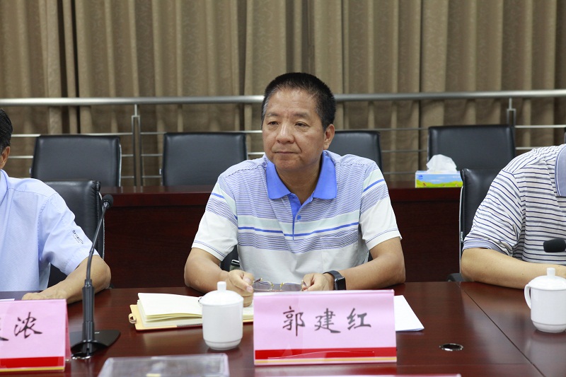 江门市人大常委会副主任郭建红一行到江门市税务局走访调研