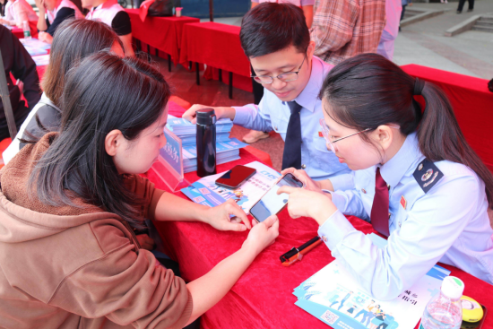 羊城派：榕城税务助推医保缴费从“指尖”暖到“心间”