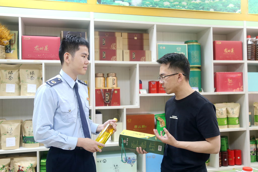 五华：“税力量”助力云端带货 五华税务赋能农产品电商合规发展