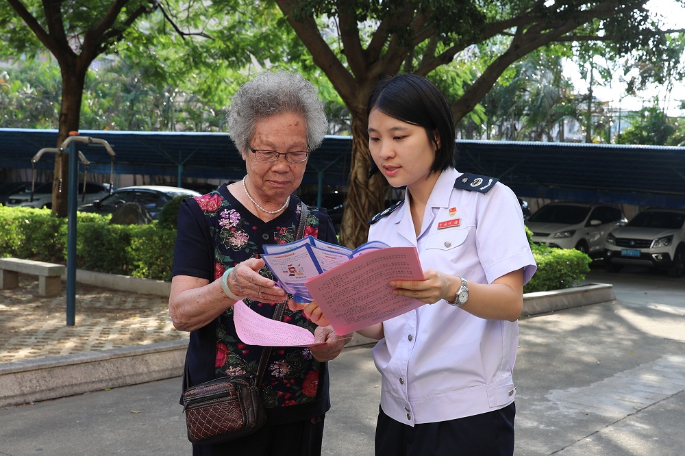 济宁经开税务：社保欧博体育网址服务解民忧 锦旗闪耀税企情