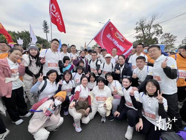 税宣“跑”进“汕马”跨区域联合税收宣传在欢乐中优服务提效能IM电竞(图5) 税宣“跑”进“汕马”跨区域联合税收宣传在欢乐中优服务提效能IM电竞(图5)
