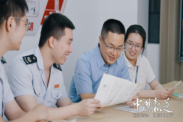 【中国报道】休渔不休“鲜”！广东汕尾现代化海洋牧场解锁“反季”“海鲜自由”