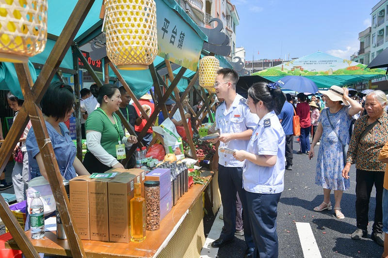 郁南税务助力黄皮全产业链发展“小金果”撬动“大产业”