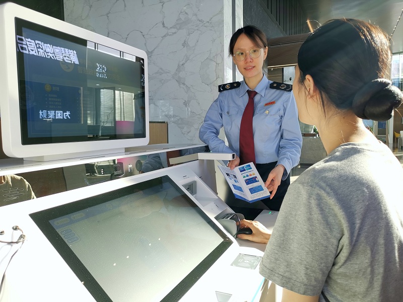 全国两会代表委员畅谈广东税收改革发展获得感