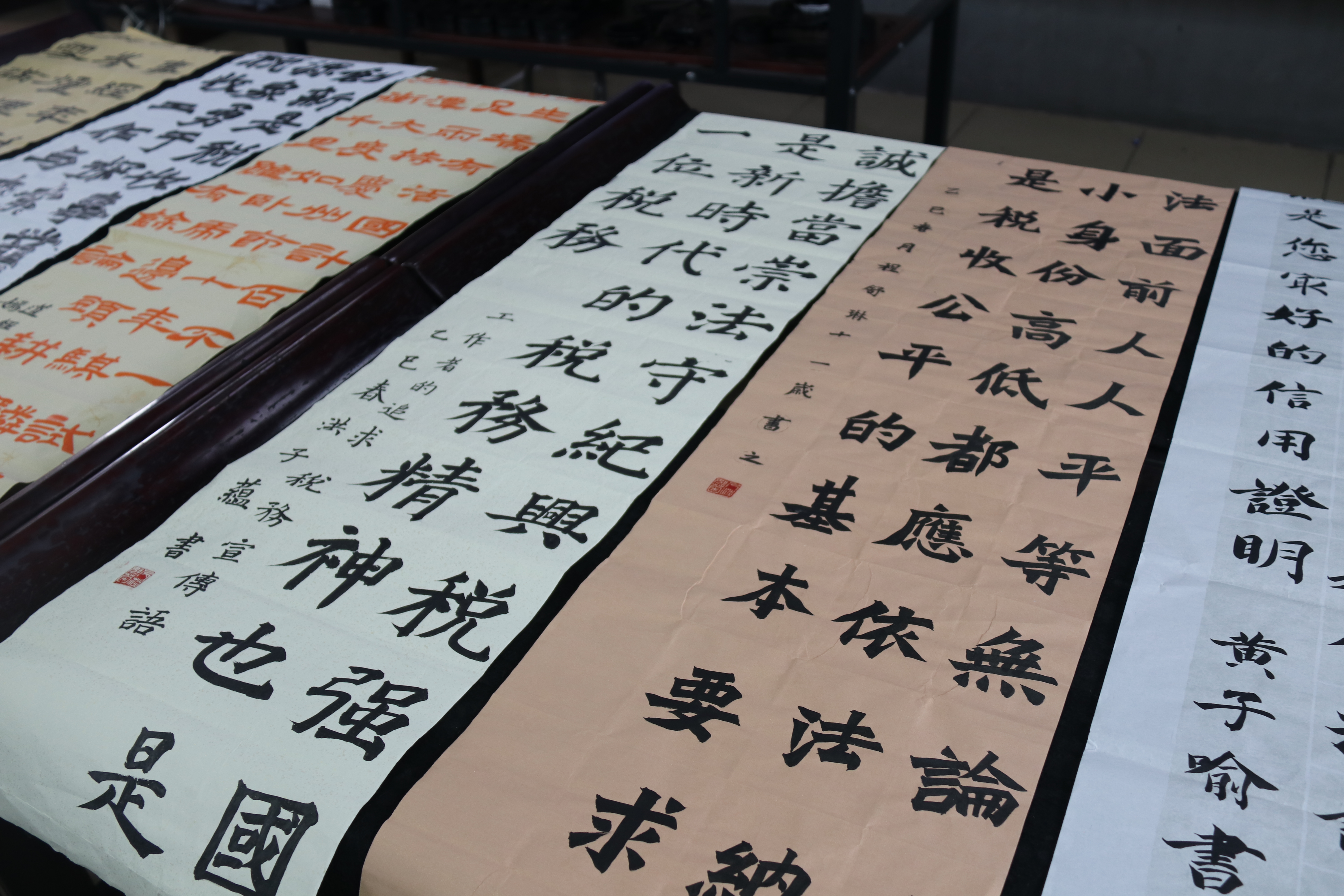 税启童心 法伴成长——中山税务趣味课堂点亮青少年“税”月